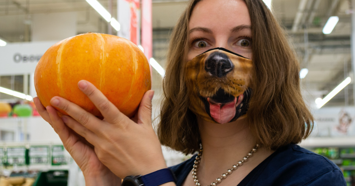 Decorate Face Masks for a COVID-friendly Halloween